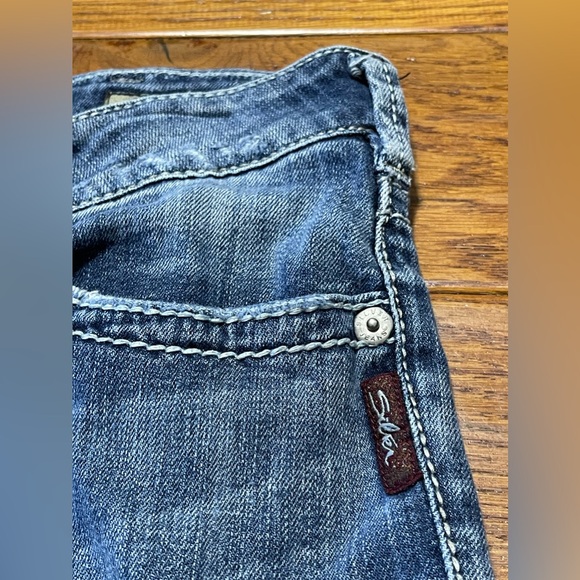 Silver Jeans Capri Suki Womens Blue Embroidered Pocket Mid Rise Denim Size 14 - Picture 10 of 14